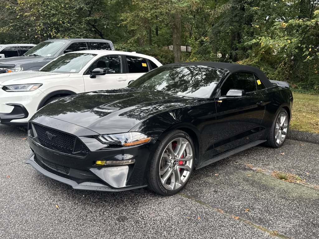 Used 2022 Ford Mustang GT Premium w/ Equipment Group 401A RWD image 3