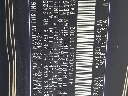 Used 2025 Toyota Camry SE FWD image 32