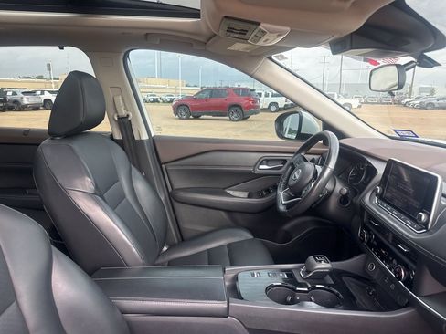 Used 2023 Nissan Rogue SV w/ SV Premium B Package FWD image 28