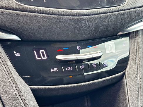 Used 2022 Cadillac XT6 Luxury image 17