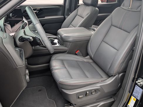 Used 2026 Chevrolet Tahoe RST w/ Comfort Package AWD/4WD image 19