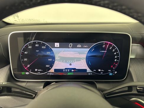 Used 2025 Mercedes-Benz GLC 350e 4MATIC image 23