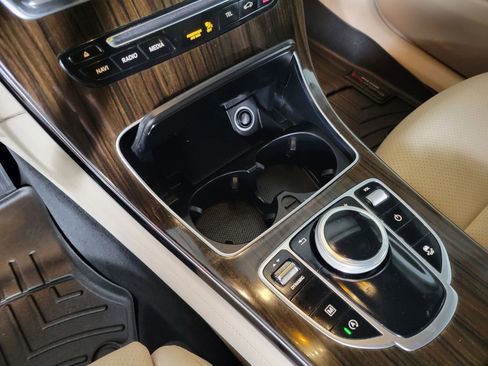 Used 2018 Mercedes-Benz GLC 300 image 27