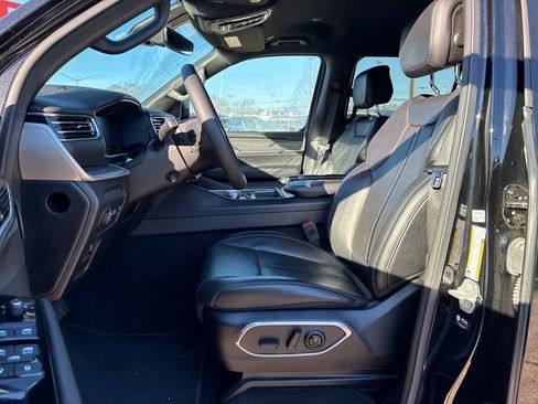 Used 2024 Jeep Wagoneer Series III image 10