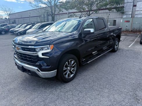 Used 2024 Chevrolet Silverado 1500 LT image 3