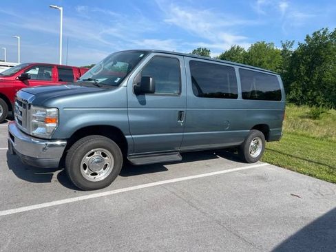 Used 2011 Ford E-150 and Econoline 150 Wagon w/ XLT Premium Pkg RWD image 1