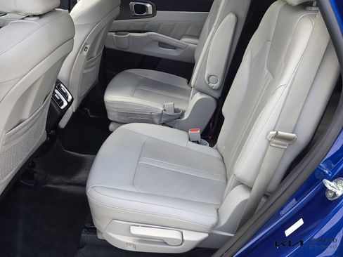 Certified 2022 Kia Sorento SX FWD image 12