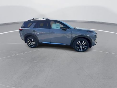 Certified 2024 Nissan Pathfinder Platinum image 9