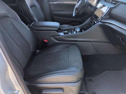 New 2026 Jeep Grand Cherokee Altitude AWD/4WD image 19