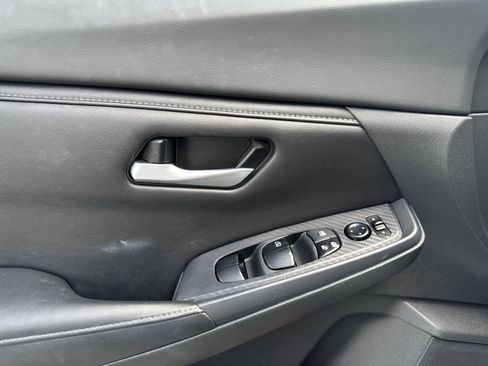 Used 2022 Nissan Sentra SV FWD image 17