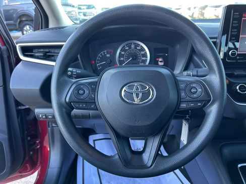 Used 2022 Toyota Corolla LE image 16