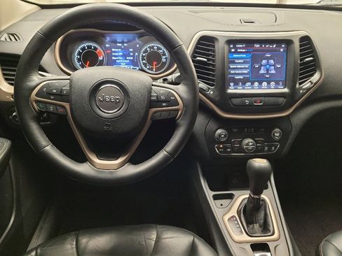 Used 2016 Jeep Cherokee Limited image 22