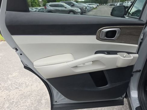 Certified 2023 Kia Sorento EX FWD image 14
