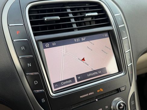 Used 2019 Lincoln Nautilus Reserve FWD image 19