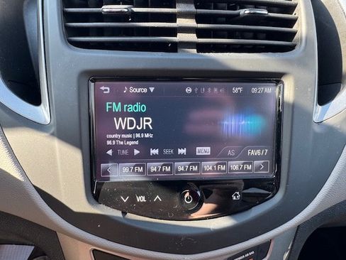 Used 2016 Chevrolet Trax LT w/ LT Convenience Package image 17