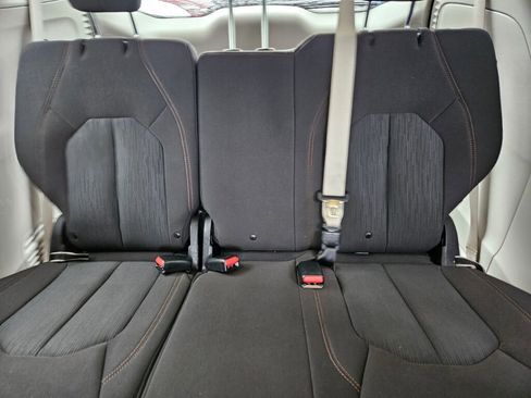 Used 2020 Chrysler Pacifica Touring image 24