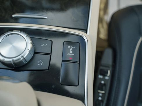 Used 2014 Mercedes-Benz E 550 Cabriolet image 37