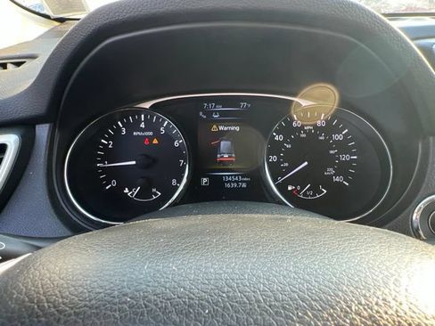 Used 2015 Nissan Rogue SV w/ SV Premium Package AWD/4WD image 19
