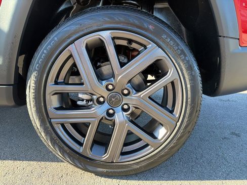 New 2026 Jeep Compass Latitude image 13