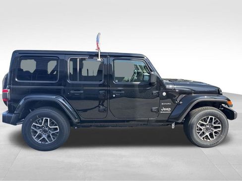 Used 2024 Jeep Wrangler Sahara image 10
