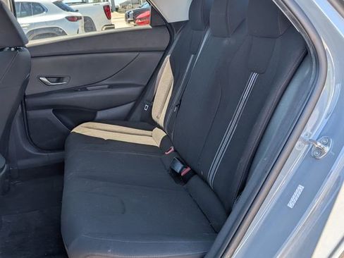 Used 2022 Hyundai Elantra SEL w/ Preferred Accessory Package image 22