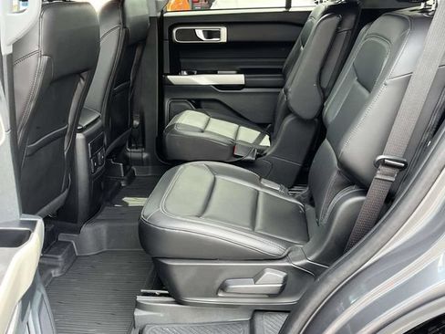 Used 2023 Ford Explorer XLT w/ Equipment Group 202A AWD/4WD image 15