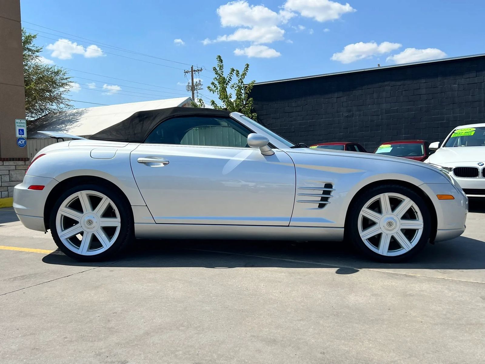 Used 2007 Chrysler Crossfire Limited RWD image 2