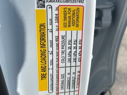 Used 2024 Chevrolet Equinox LT image 28