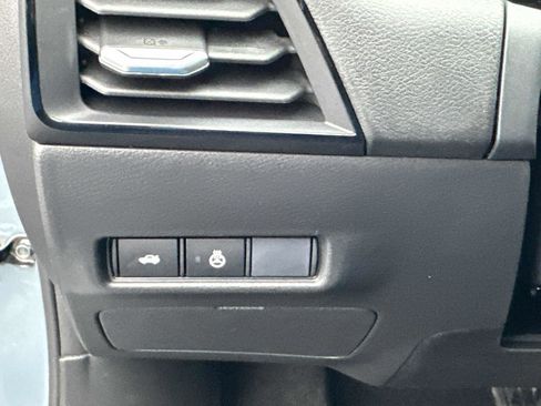 New 2026 Nissan Sentra SV w/ SV Convenience Package FWD image 18