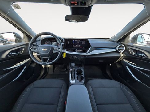 Used 2024 Chevrolet Trax LS image 13