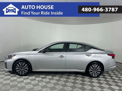 Used 2024 Nissan Altima 2.5 SV image 8