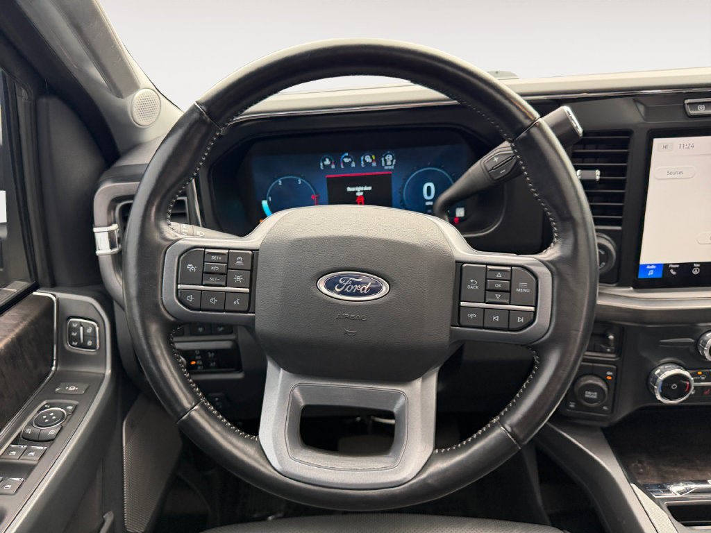 Used 2023 Ford F350 Lariat w/ Lariat Ultimate Package AWD/4WD image 13