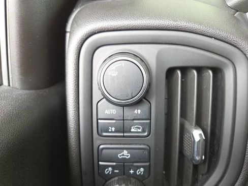 Used 2020 Chevrolet Silverado 1500 Custom w/ Custom Value Package AWD/4WD image 8