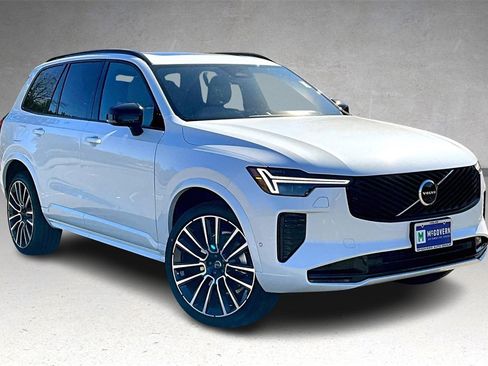 New 2026 Volvo XC90 B6 Ultra w/ Lounge Package image 2