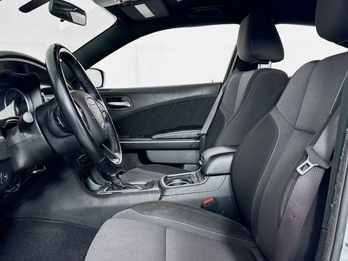Used 2022 Dodge Charger SXT RWD image 11