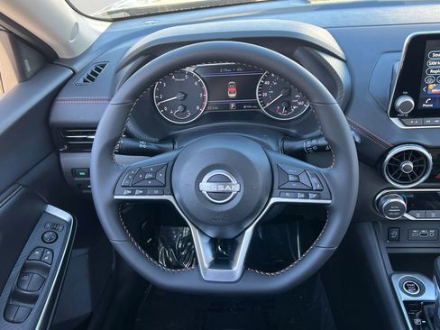 Used 2025 Nissan Sentra SR image 16
