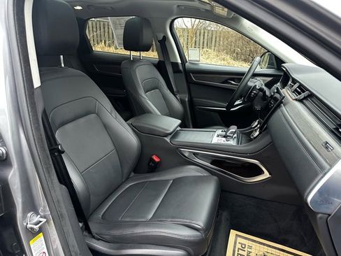 Used 2023 Jaguar F-PACE image 20