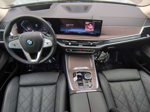 Used 2026 BMW X7 xDrive40i AWD/4WD image 16