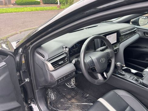 Used 2025 Toyota Camry SE FWD image 29