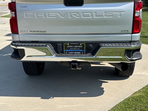 Used 2021 Chevrolet Silverado 3500 LTZ AWD/4WD image 13