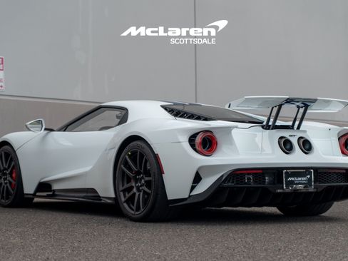 Used 2017 Ford GT RWD image 5