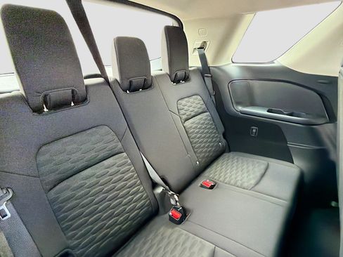 Used 2023 Nissan Pathfinder S FWD image 19
