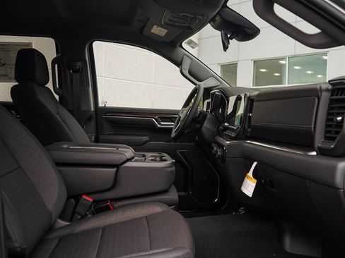 New 2025 Chevrolet Silverado 1500 LT image 9