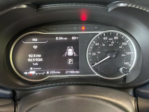 Used 2025 Nissan Versa SV FWD image 33