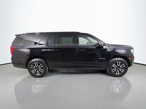 Used 2022 GMC Yukon XL AT4 w/ AT4 Premium Plus Package AWD/4WD image 5