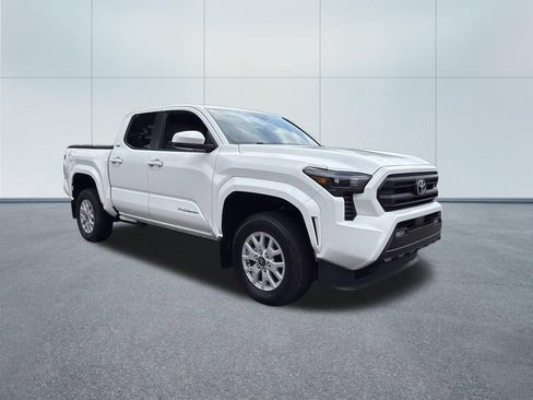 Used 2025 Toyota Tacoma SR5 RWD image 4