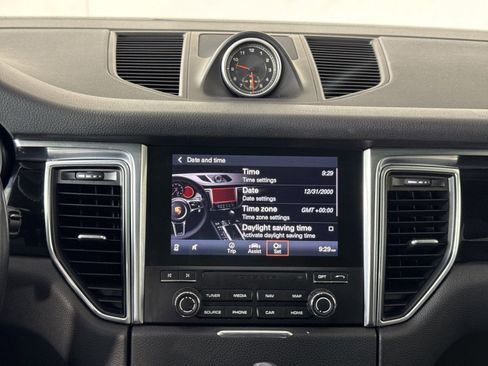 Used 2018 Porsche Macan Sport Edition image 18