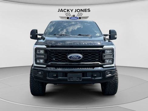 Used 2023 Ford F250 Lariat w/ Sport Appearance Package AWD/4WD image 8