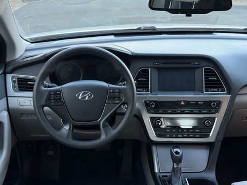 Used 2017 Hyundai Sonata SE image 28