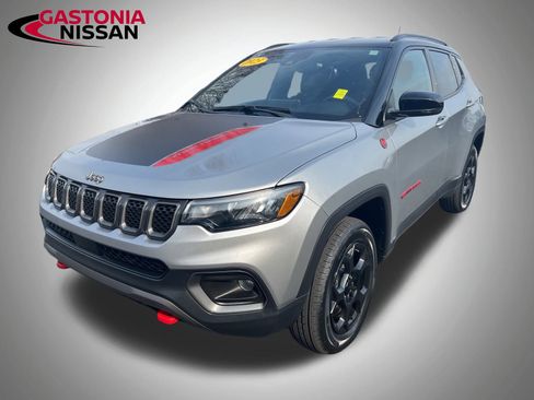 Used 2023 Jeep Compass Trailhawk image 7